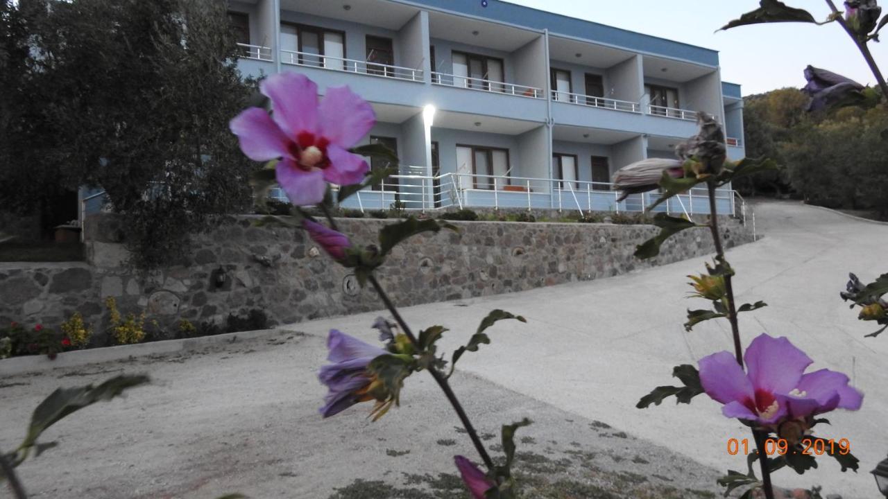 Assos Nazan Motel Restoran Beach Sokakagzi Exterior photo